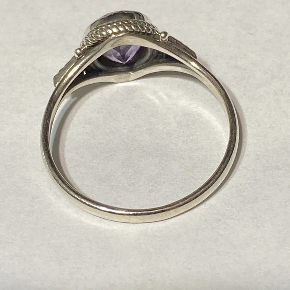 925 silver facated round amethyst stone ring size 8 1/2.